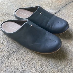 Leather Frontier house shoes. Bought in Japan. Only worn twice. Size- medium 7-8
